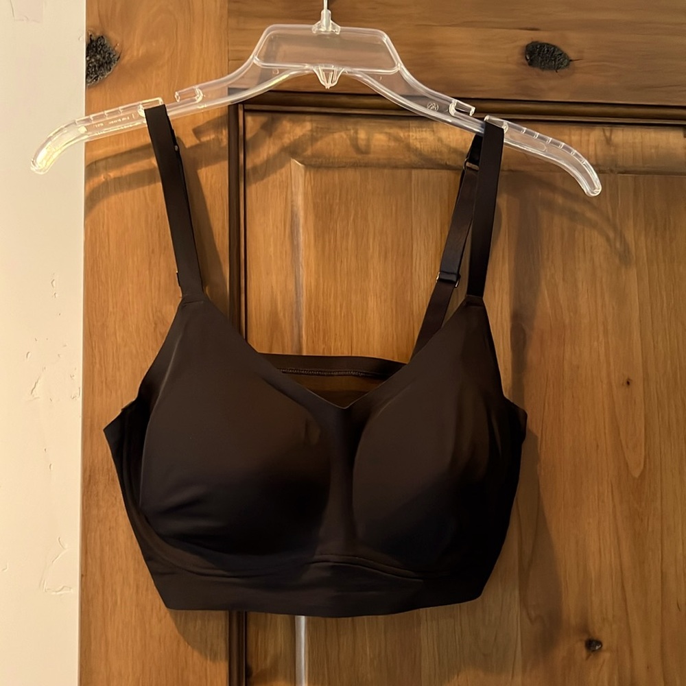 True & Co sports bra size M